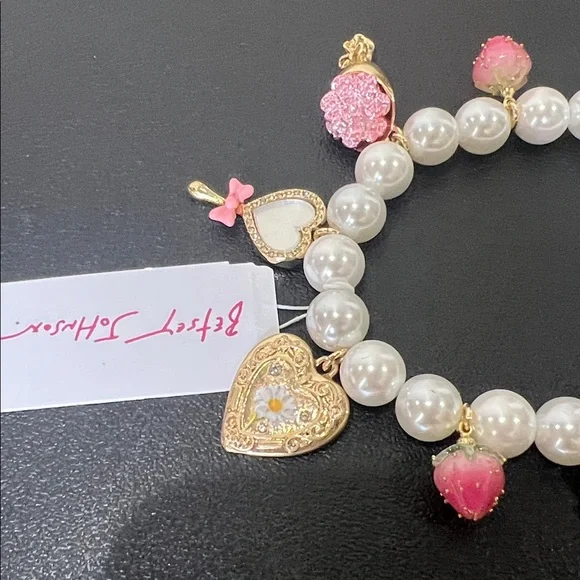 Betsey Johnson | Feminine Vintage Valentines Inspired Charm Bracelet 🌸 💗🍫🎀🌹🕊️ - Picture 5 of 12